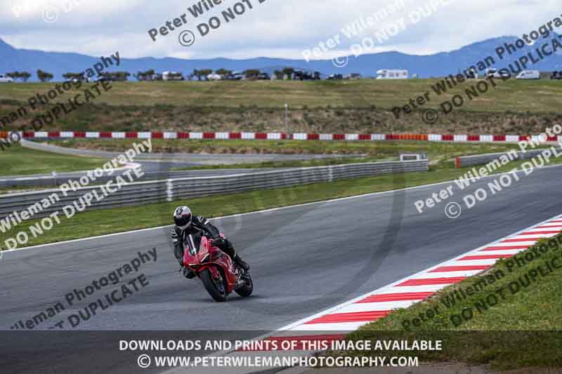 cadwell no limits trackday;cadwell park;cadwell park photographs;cadwell trackday photographs;enduro digital images;event digital images;eventdigitalimages;navarra;no limits trackdays;peter wileman photography;racing digital images;trackday digital images;trackday photos